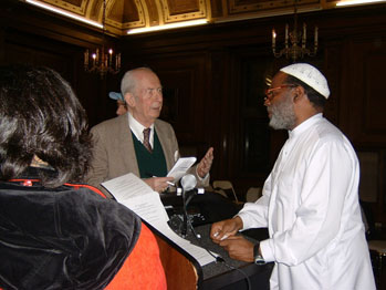Richard Laster, Chairman of WHEC in discussion with Professor James Jones of
Manhattanville College at the Understanding Islam Focus Seminar that took
place January 31, 2006 at Manhattanville College.